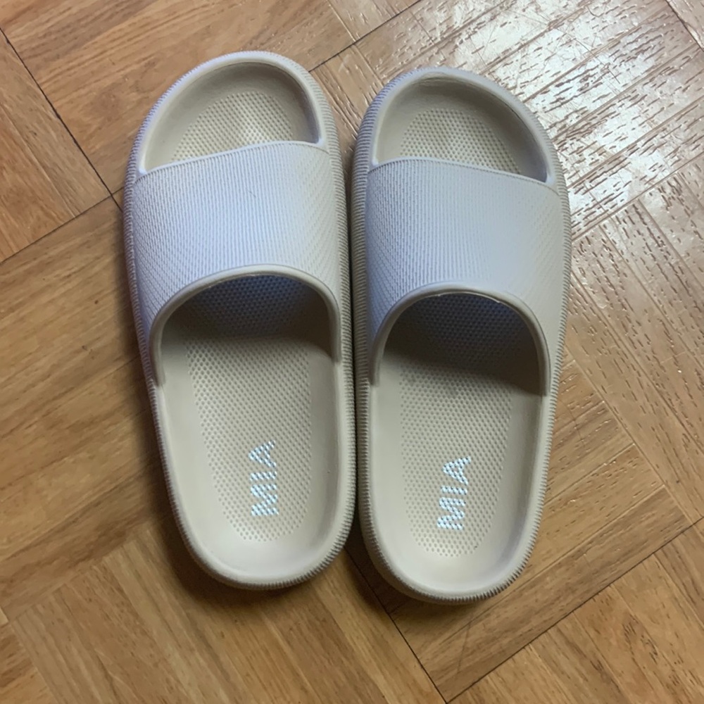 Worn  onceMIA Lexa Woman Slide Sandals 7